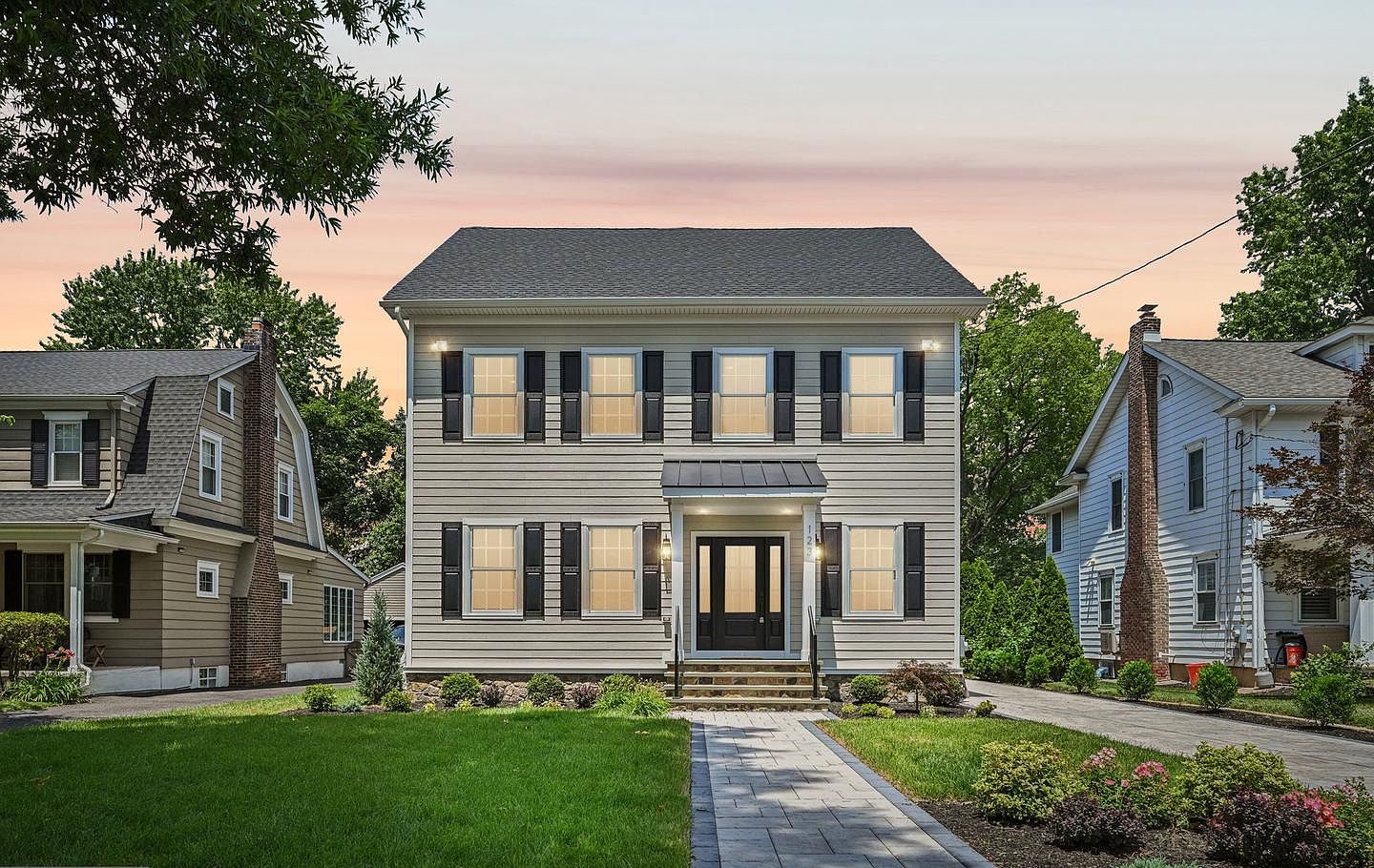 123 Hawthorne Avenue exterior